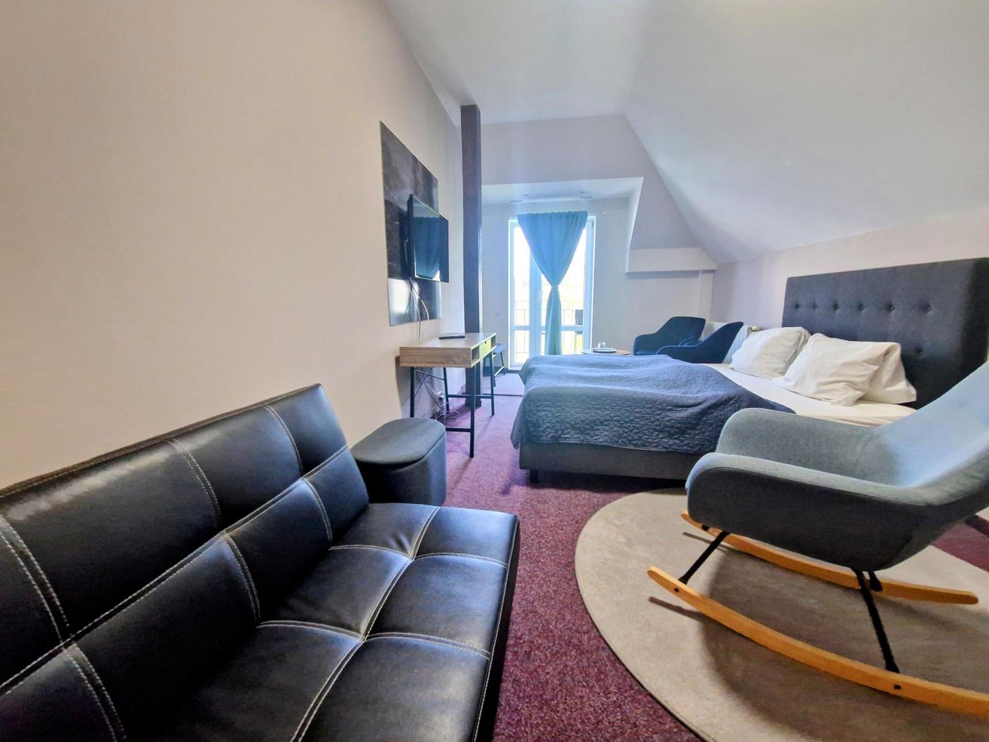 Family Hotel Maxim Beroun  Eksteriør billede