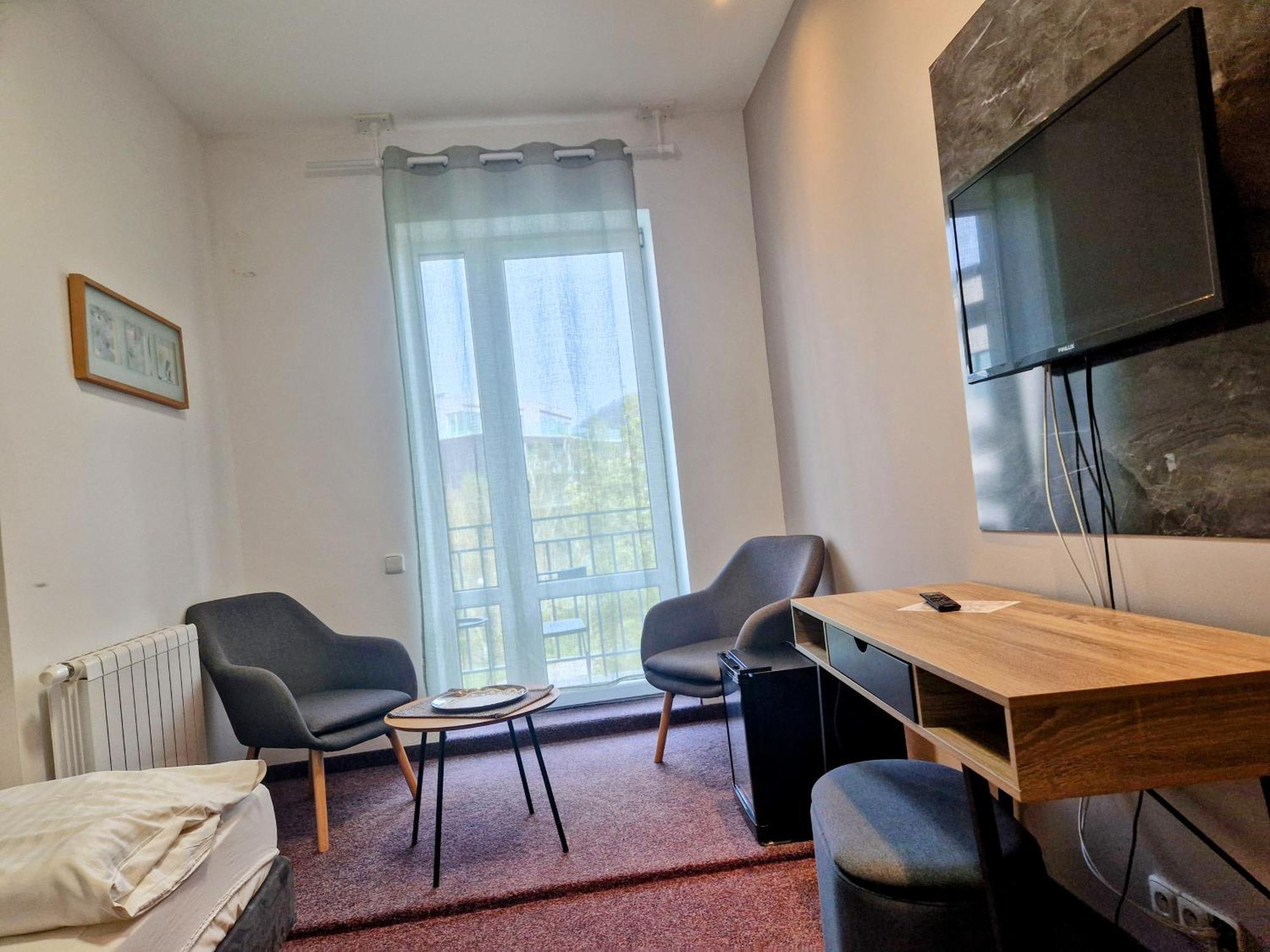 Family Hotel Maxim Beroun  Eksteriør billede