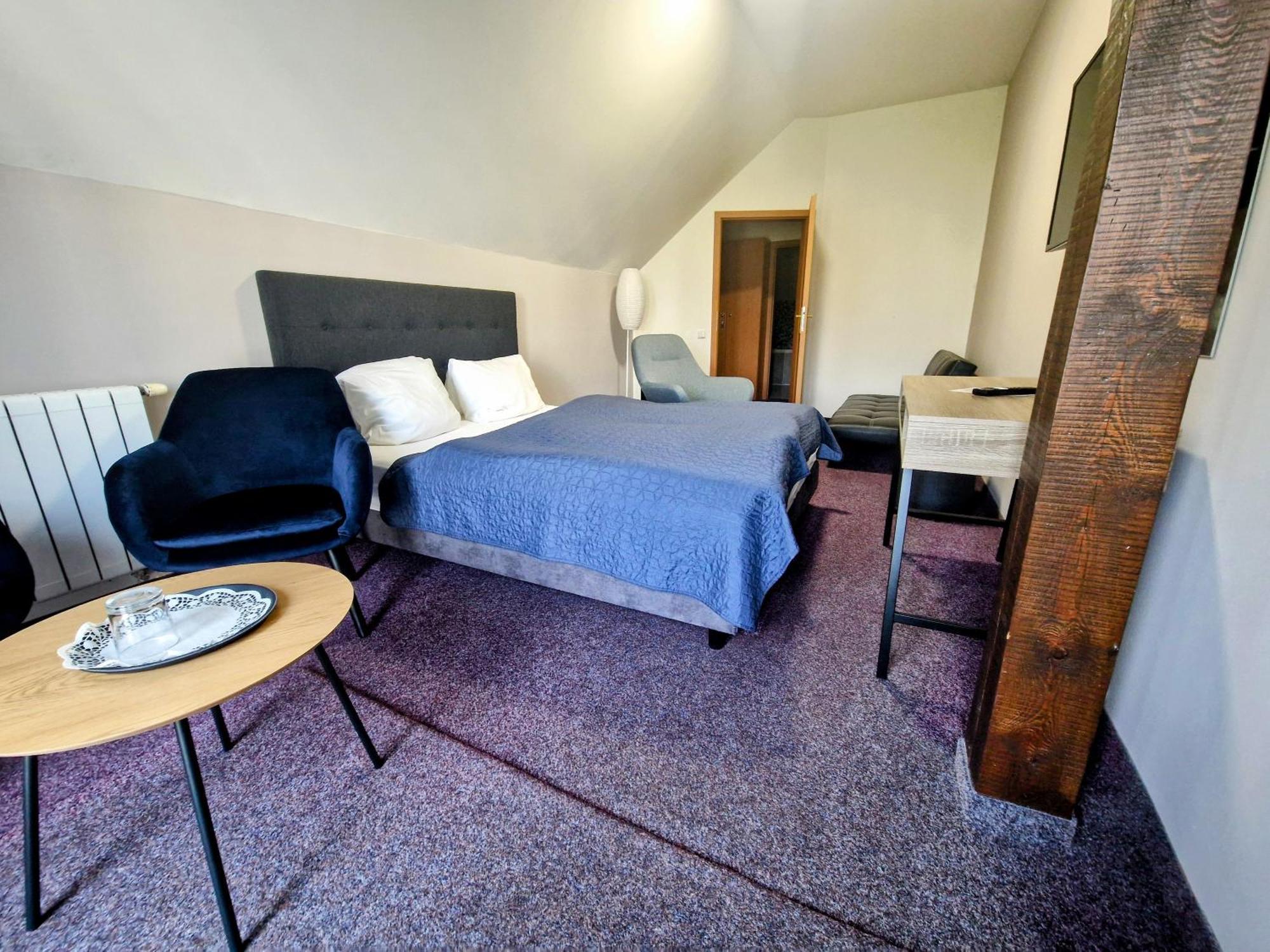 Family Hotel Maxim Beroun  Eksteriør billede