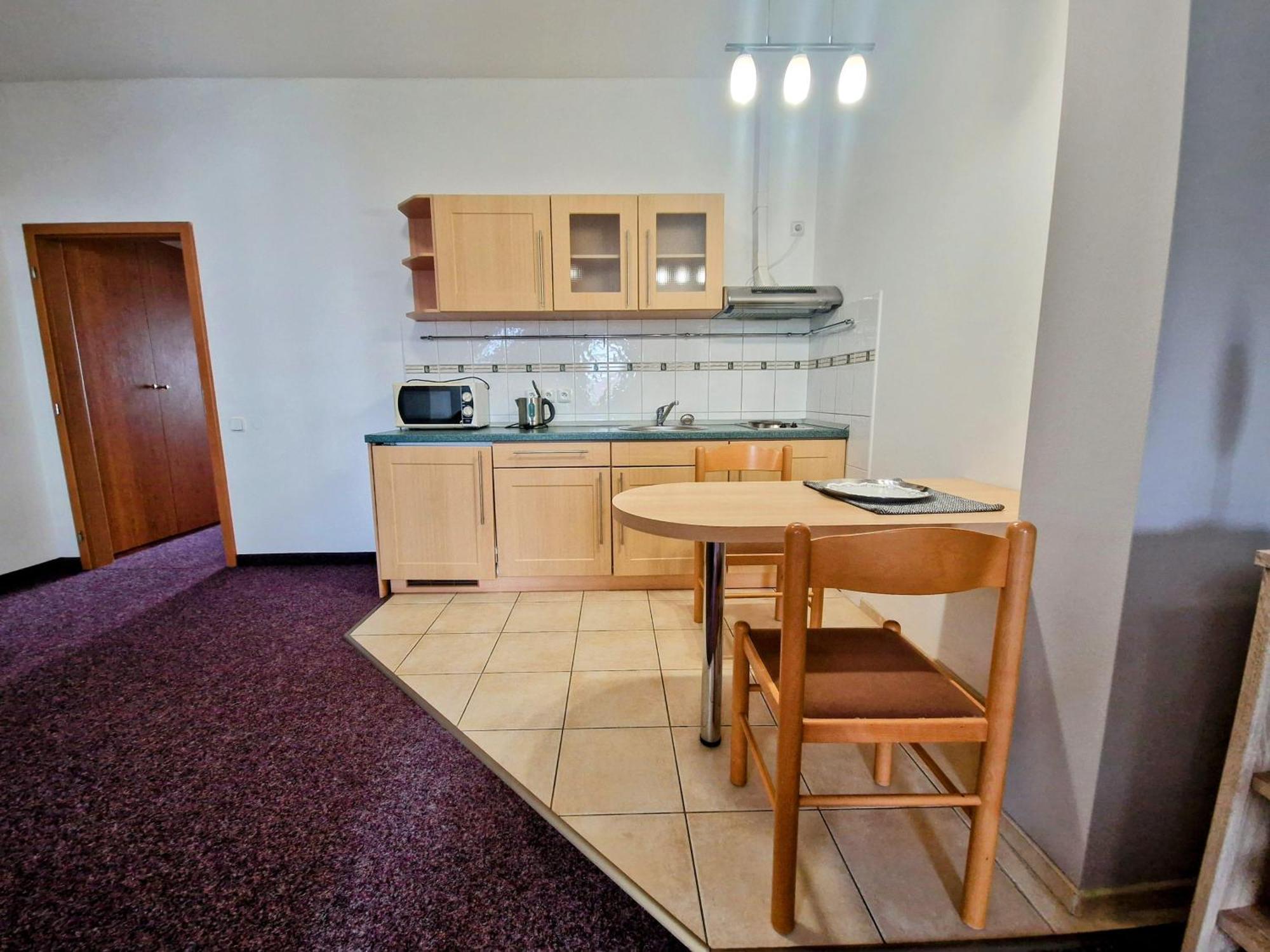 Family Hotel Maxim Beroun  Eksteriør billede