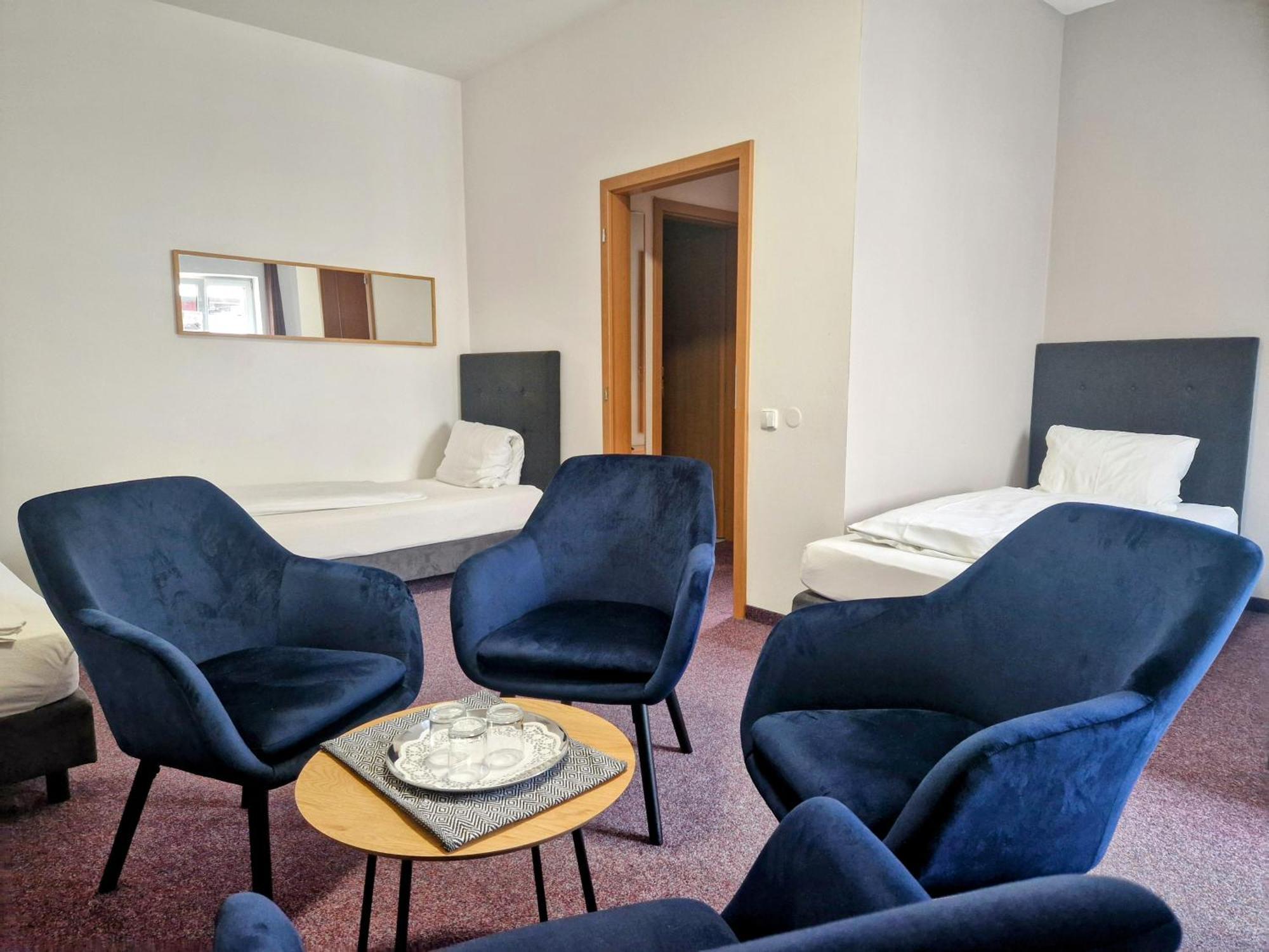 Family Hotel Maxim Beroun  Eksteriør billede